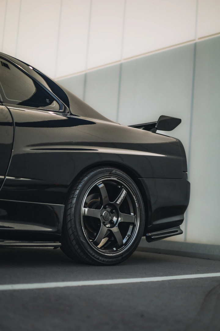 Nissan Skyline GT-R passing through successive generations of responsible care