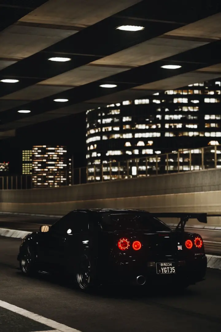Nissan Skyline GT-R passing through successive generations of responsible care